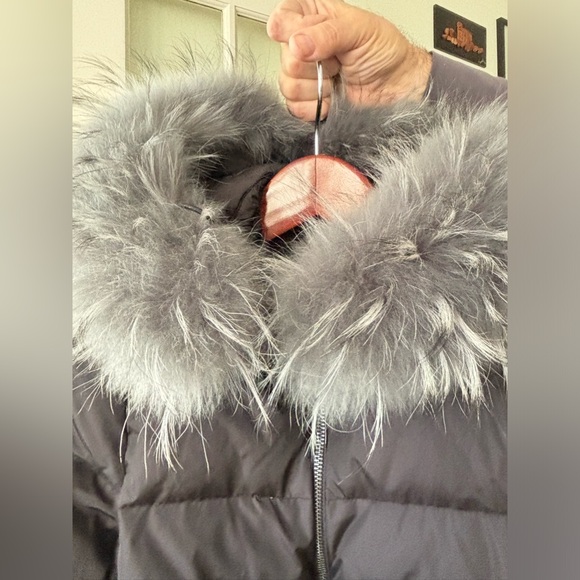 BLACK LONG PARKA PUFFER DOWN COAT WITH REAL FUR ON HOOD - Picture 3 of 9